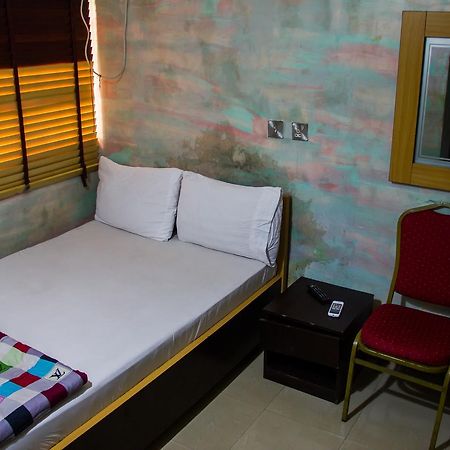 Glasshouse Hotel And Suites Egba Eksteriør billede