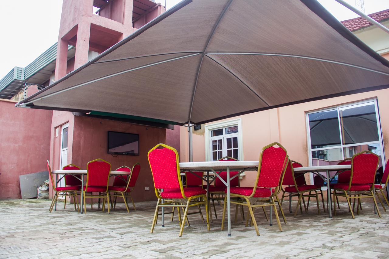 Glasshouse Hotel And Suites Egba Eksteriør billede